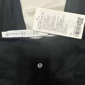 Lulu aligns size 12